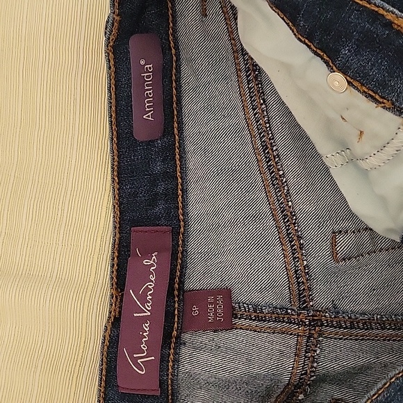 Gloria Vanderbilt Darkwash Amanda Highrise Tapered Jeans - Picture 4 of 6